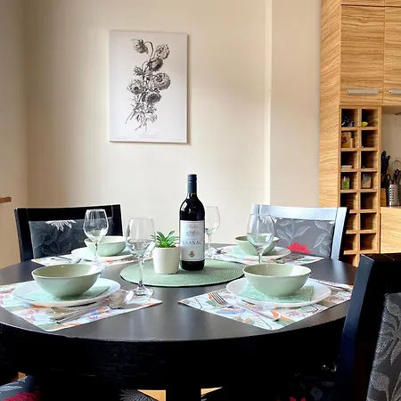 Quince Apartment-City Center-Free Parking