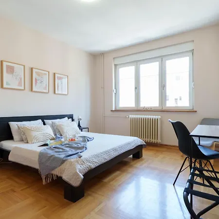 Quince Apartment-City Center-Free Parking