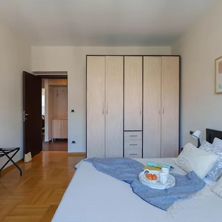 Quince Apartment-city Center-free Parking דירה