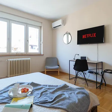 Lägenhet Quince Apartment-City Center-Free Parking *